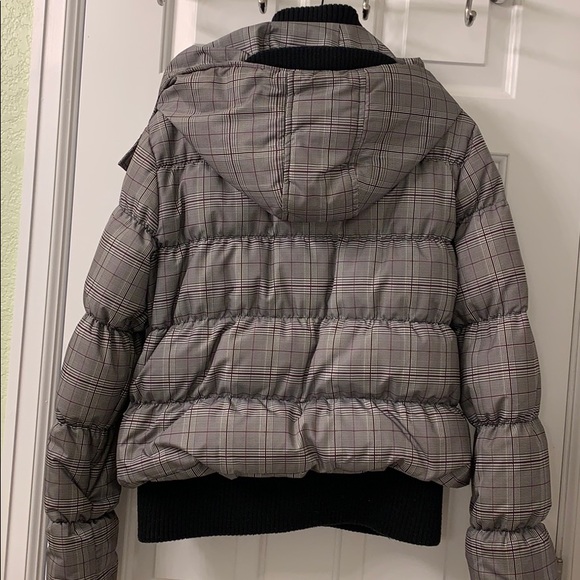 #  Guess Jacket - Picture 6 of 16